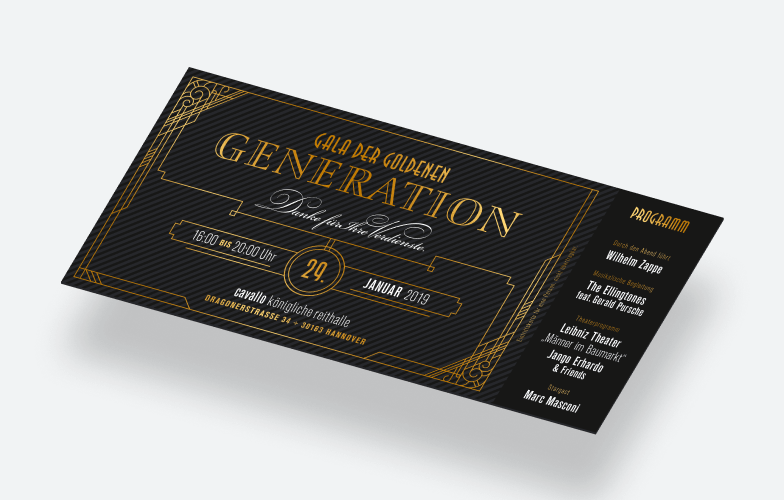 Zu sehen ist eine edle schwarze Einladungskarte mit goldener und weißer Schrift für die exklusive Gala der Goldenen Generation im cavallo königliche reithalle in Hannover.